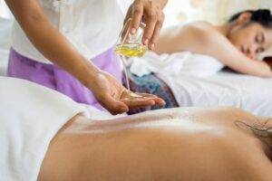 Read more about the article Female to Male Massage at Home: A Guide to Relax and Rejuvenate